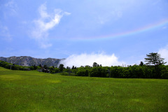 大山にかかる逆さ虹（環水平アーク）