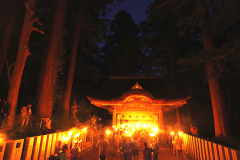 大山夏山開き祭　たいまつ行列