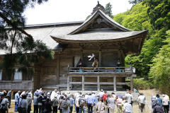 大神山神社奥宮　餅まき