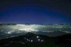 大山山頂から観る雲海と星空と流れ星