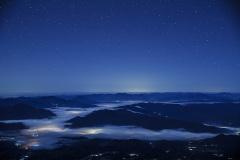 大山山頂から観る日野川沿いの雲海