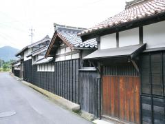 南門脇家（県指定）前の景観